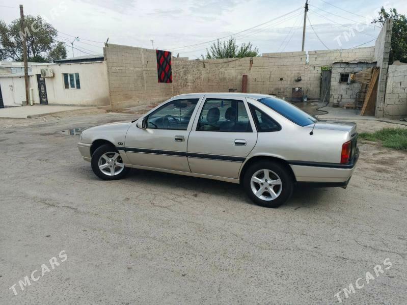 Opel Vectra 1990 - 42 000 TMT - Бахарден - img 1