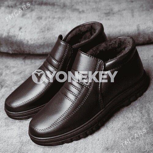 Erkekler üçin mahmal aýakgap - Мары - img 1