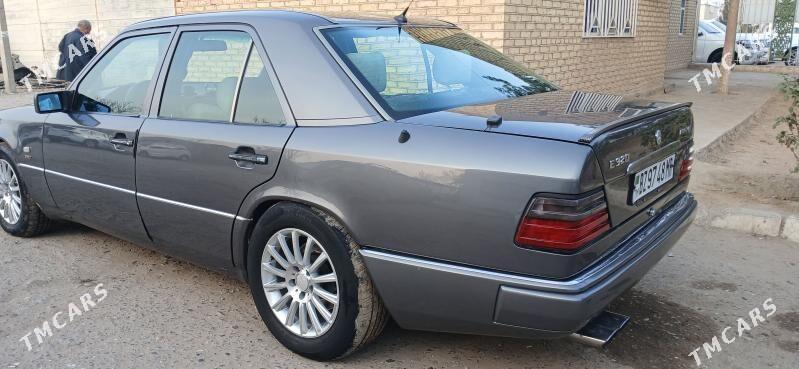 Mercedes-Benz E320 1995 - 67 000 TMT - Mary - img 1