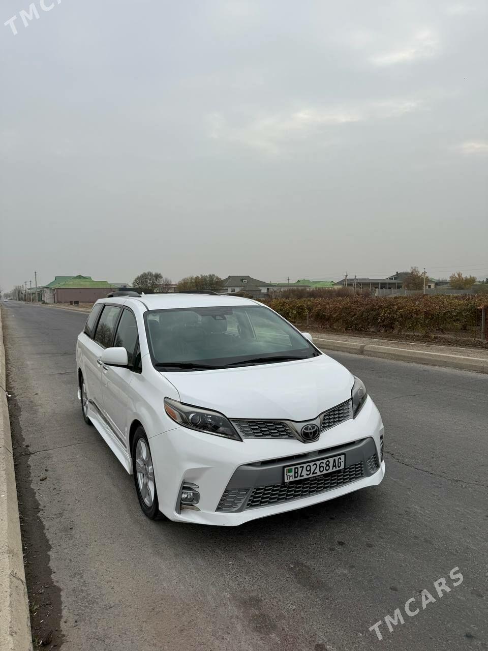 Toyota Sienna 2019 - 467 000 TMT - Ашхабад - img 1