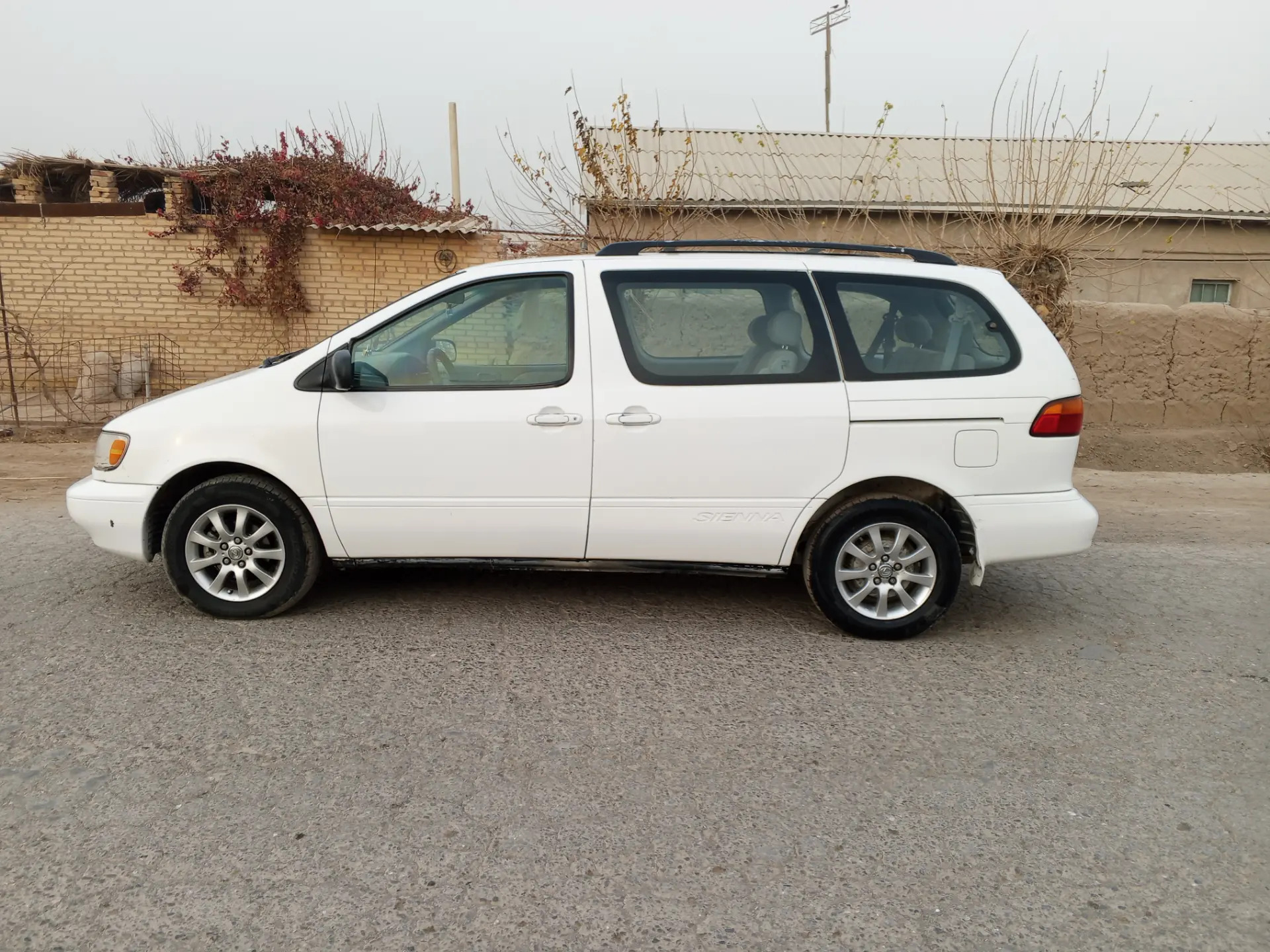 Toyota Sienna 2000 - 150 000 TMT - Халач - img 1
