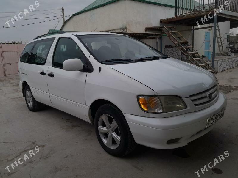 Toyota Sienna 2001 - 160 000 TMT - Халач - img 1