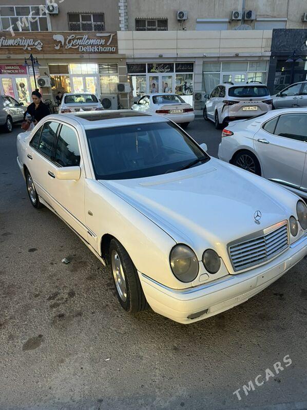 Mercedes-Benz E320 2000 - 100 000 TMT - Мары - img 1