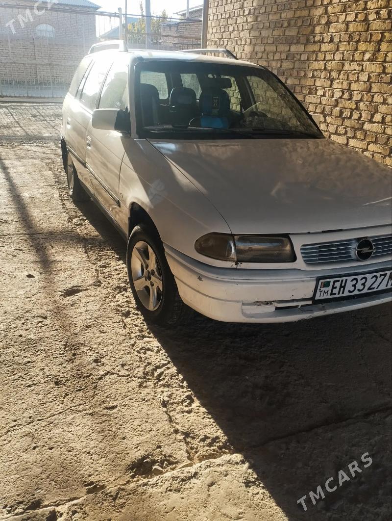 Opel Astra 1993 - 30 000 TMT - Мары - img 1