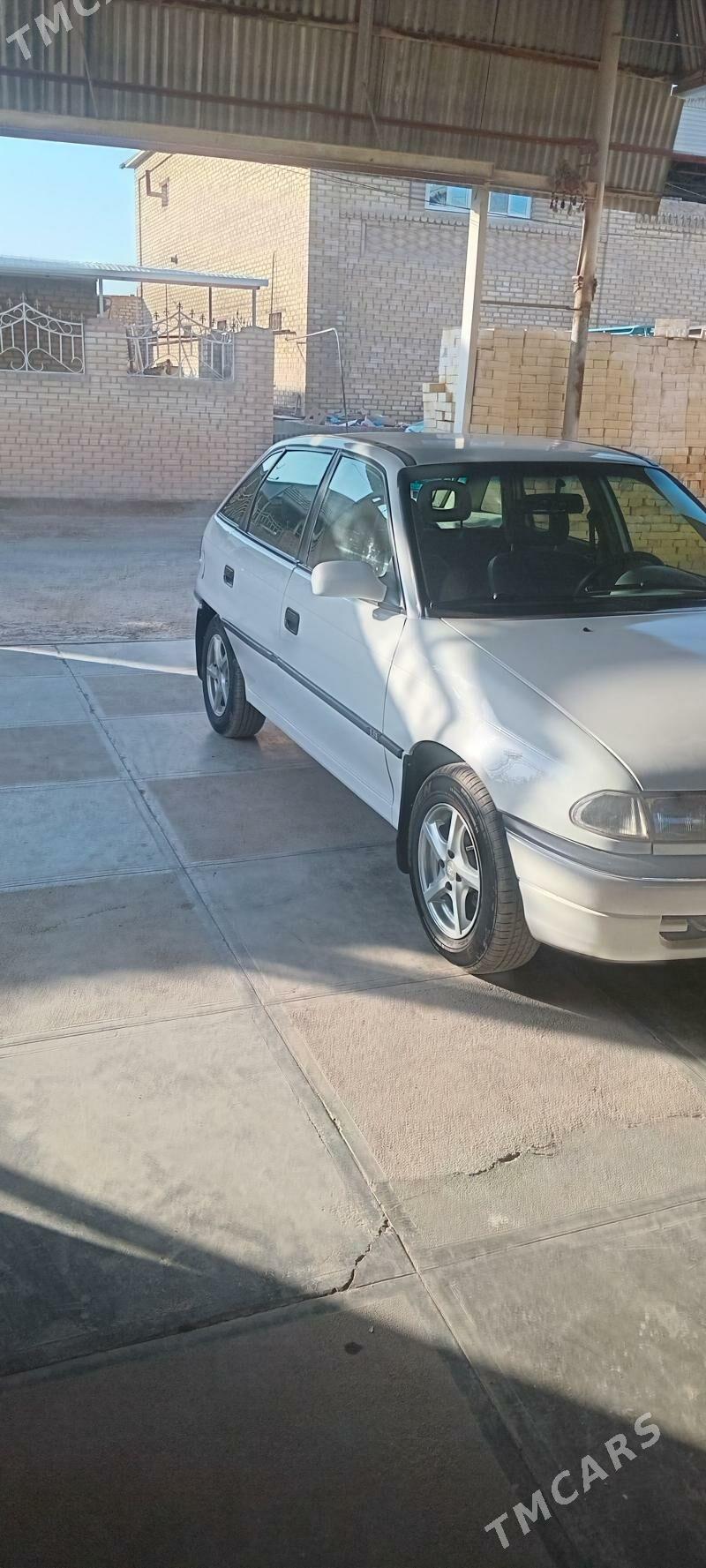 Opel Astra 1993 - 41 000 TMT - Mary - img 1