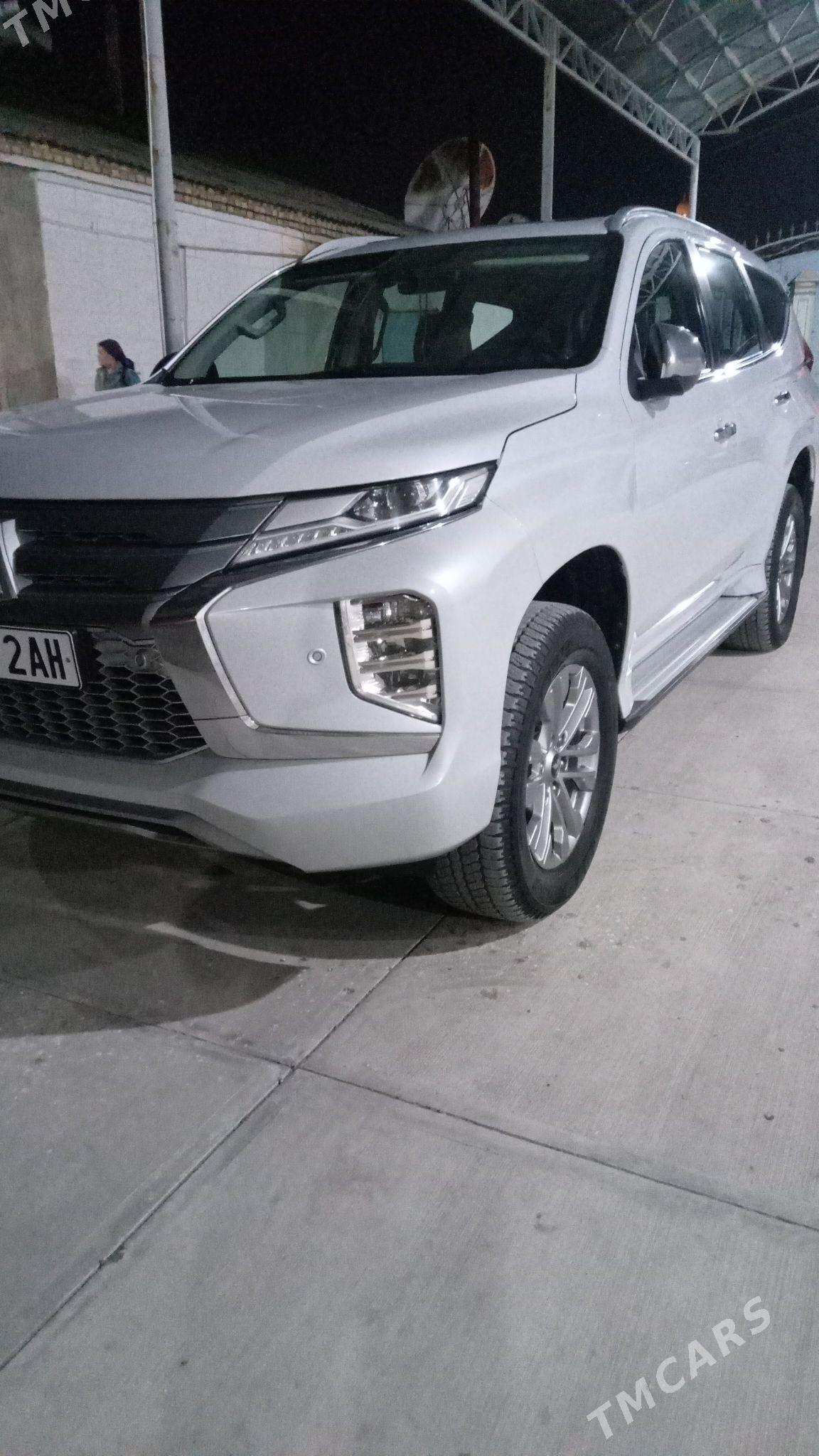 Mitsubishi Pajero 2020 - 430 000 TMT - Büzmeýin - img 1