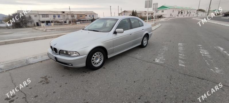 BMW E39 1998 - 108 000 TMT - Туркменбаши - img 1