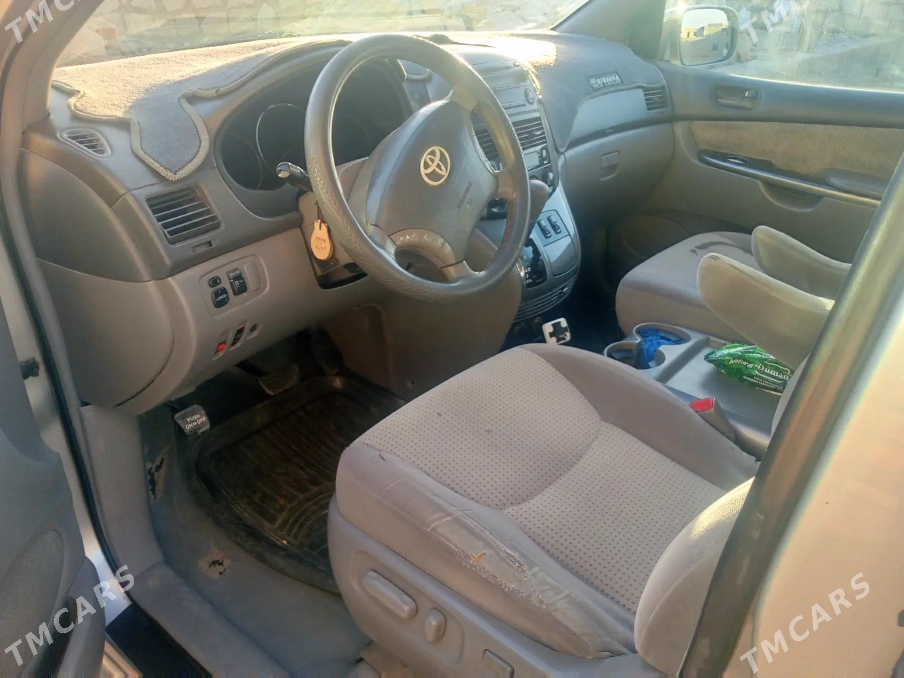 Toyota Sienna 2009 - 250 000 TMT - Эсенгулы - img 1