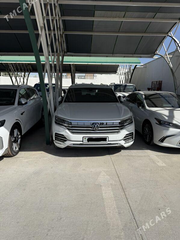 Volkswagen Touareg 2021 - 1 430 000 TMT - Aşgabat - img 1
