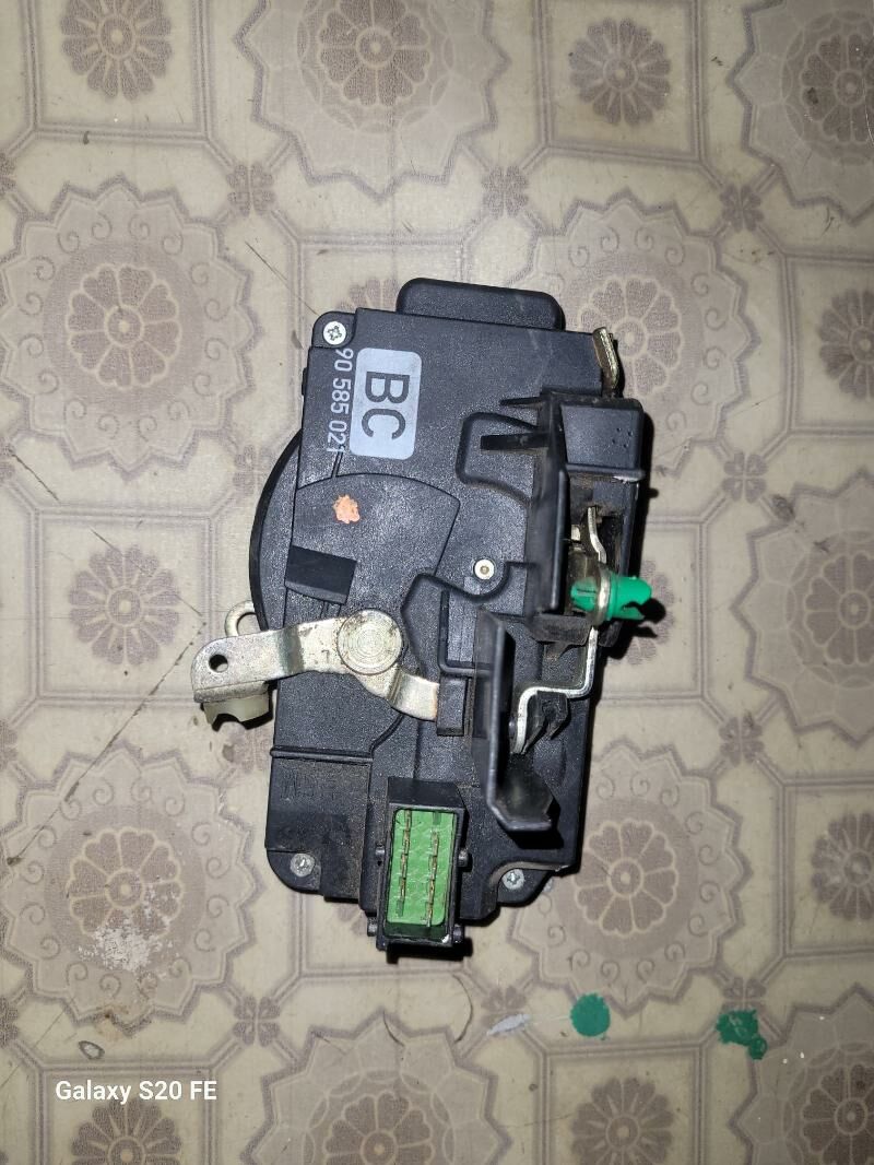 Opel Vektra B Шофёр замок 150 TMT - Daşoguz - img 1