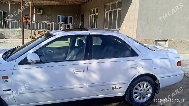 Toyota Camry 1998 - 210 000 TMT - Койтендаг - img 1