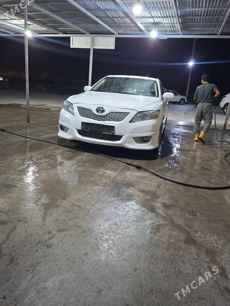 Toyota Camry 2011 - 195 000 TMT - Кака - img 1