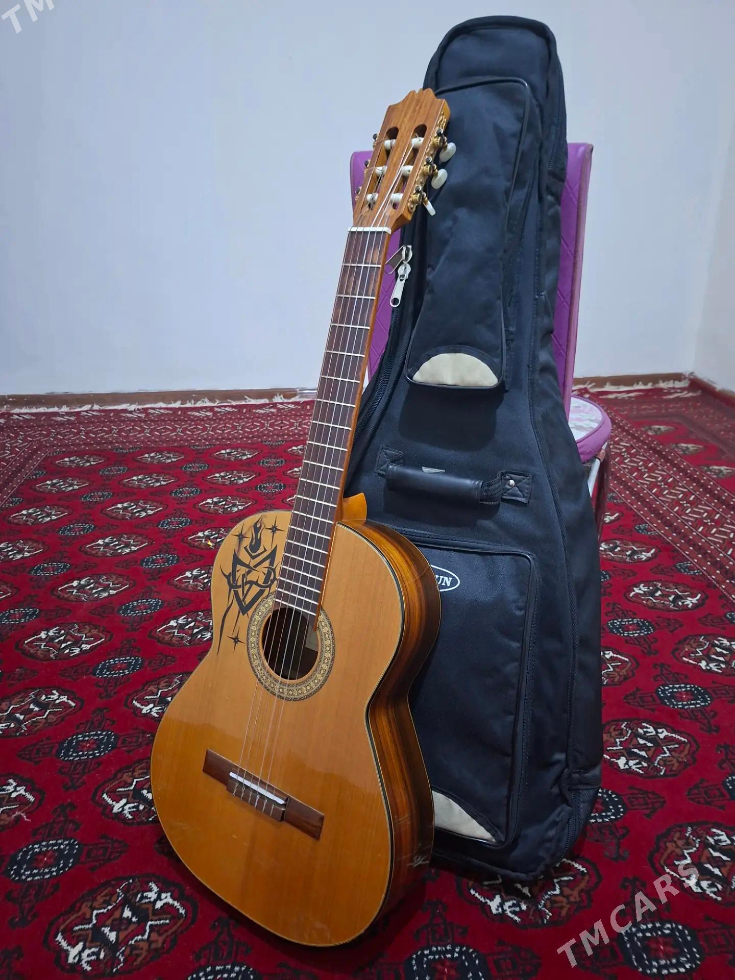 Gitara Гитара - Howdan "B" - img 1