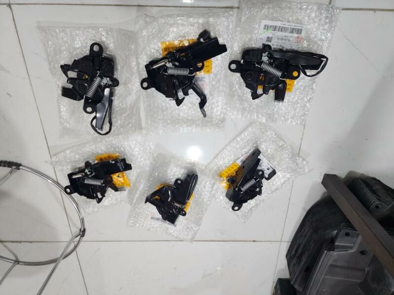 Bagaz Kapot zamok toyota 111 TMT - Бедев - img 1