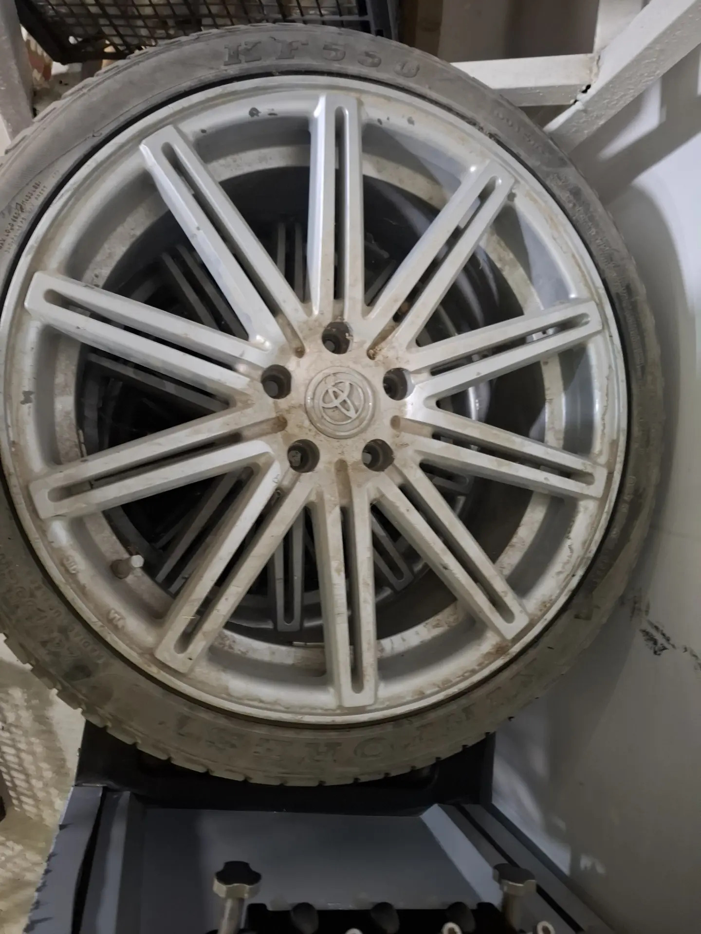 245 35 19. diska pakriska 2 000 TMT - Анев - img 1