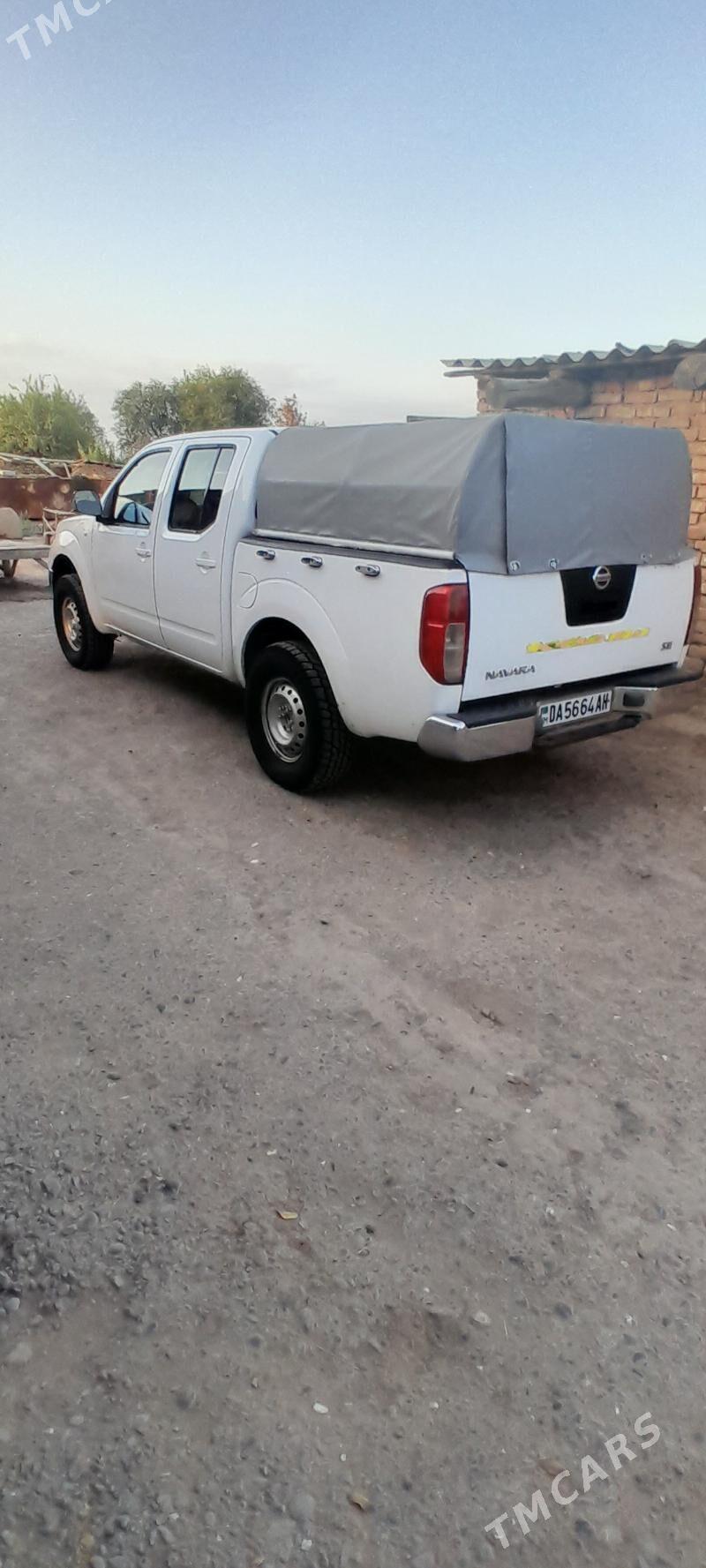 Nissan Navara 2011 - 158 000 TMT - Бабадайхан - img 1