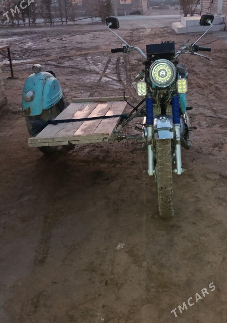 Iž Planeta 4 2000 - 9 000 TMT - Sakarçäge - img 1