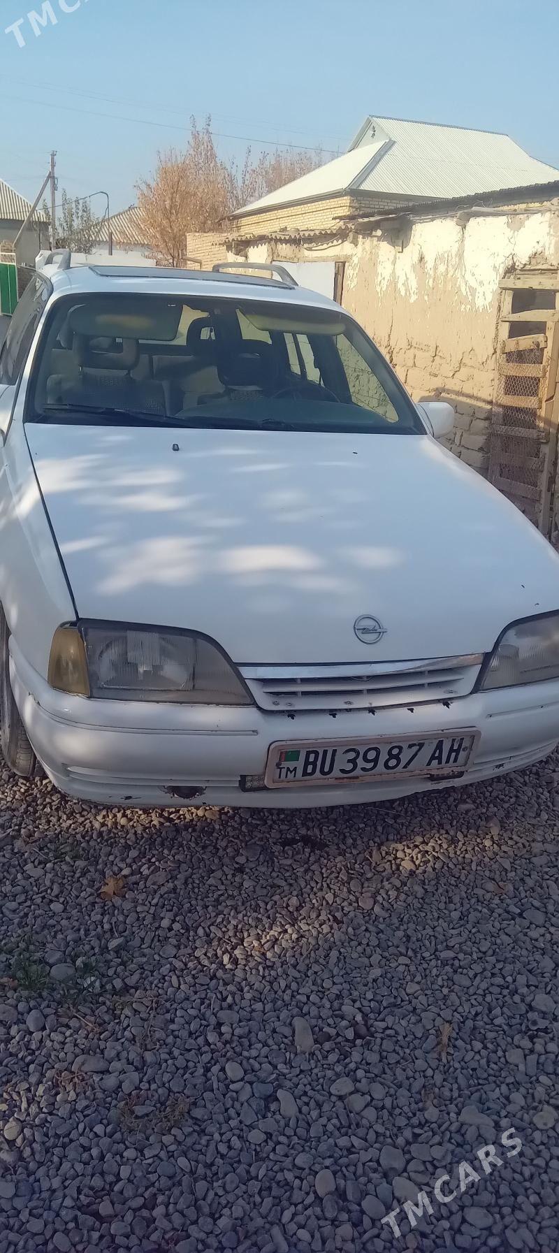 Opel Omega 1990 - 16 000 TMT - Кака - img 1