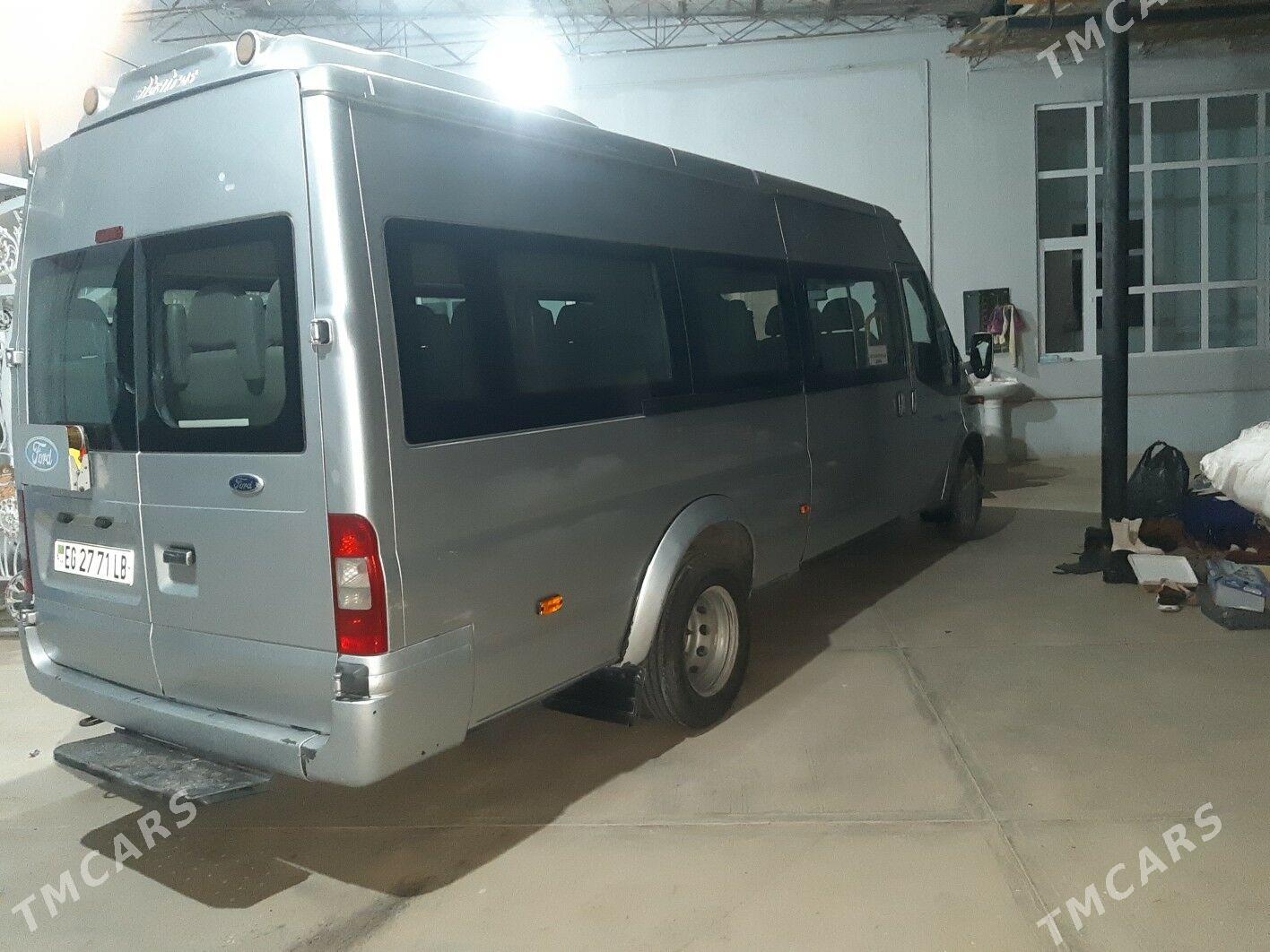 Ford E-Transit Cargo Van 2021 - 200 000 TMT - Саят - img 1