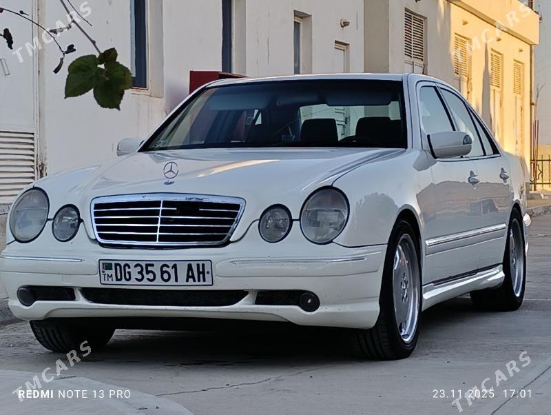 Mercedes-Benz E55 AMG 2000 - 128 000 TMT - Gyzylarbat - img 1