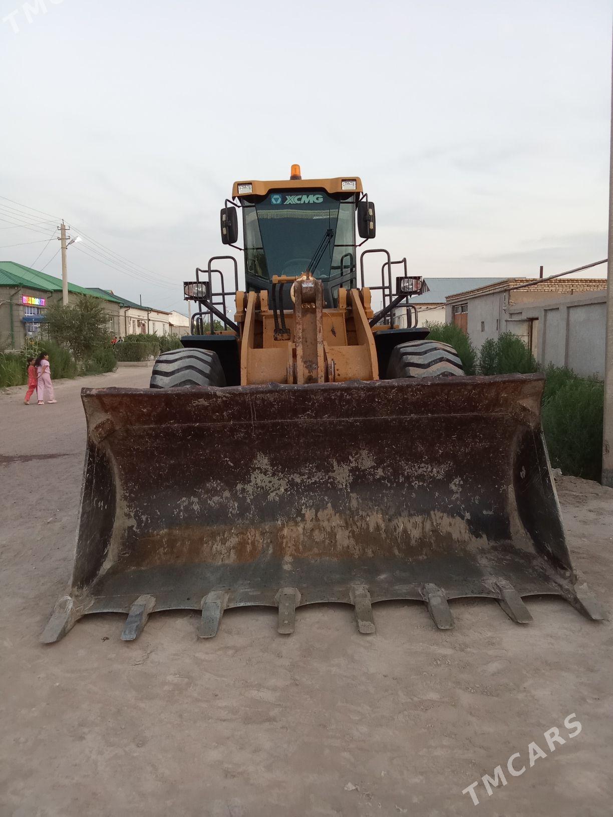 XCMG ZL50 2015 - 720 000 TMT - Дашогуз - img 1