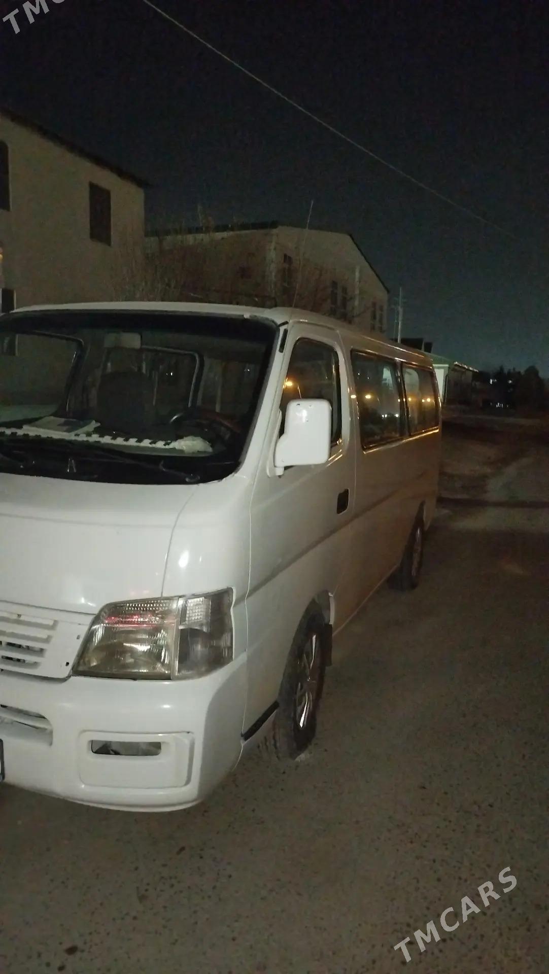 Nissan Urvan 2003 - 120 000 TMT - Türkmenabat - img 1