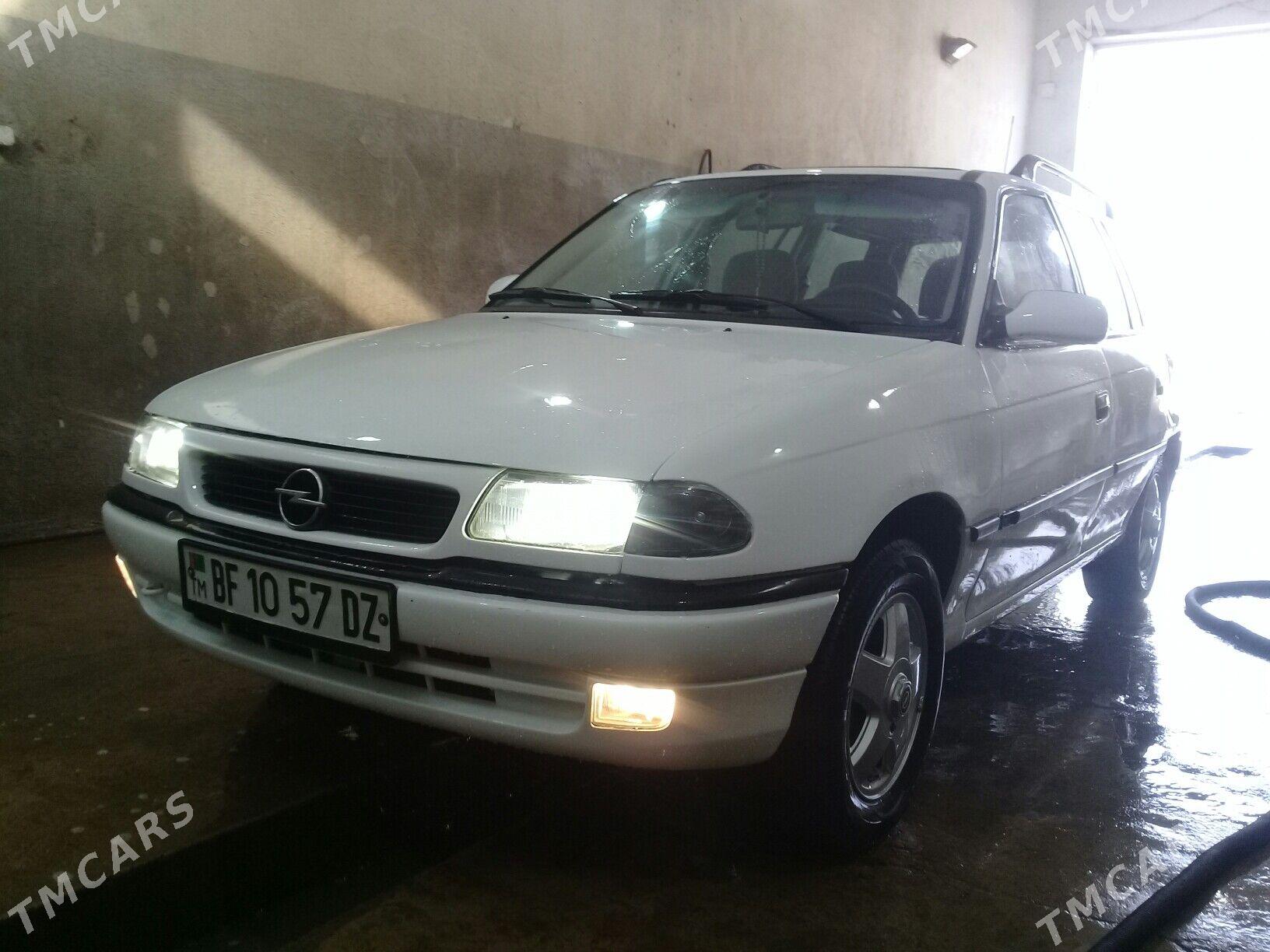 Opel Astra 1996 - 55 000 TMT - Губадаг - img 1