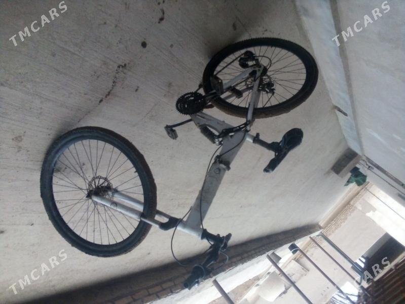 Mercedes benz - Гурбансолтан Едже - img 1