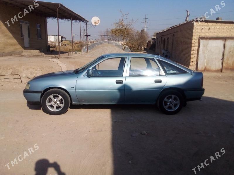 Opel Vectra 1990 - 23 000 TMT - Мары - img 1