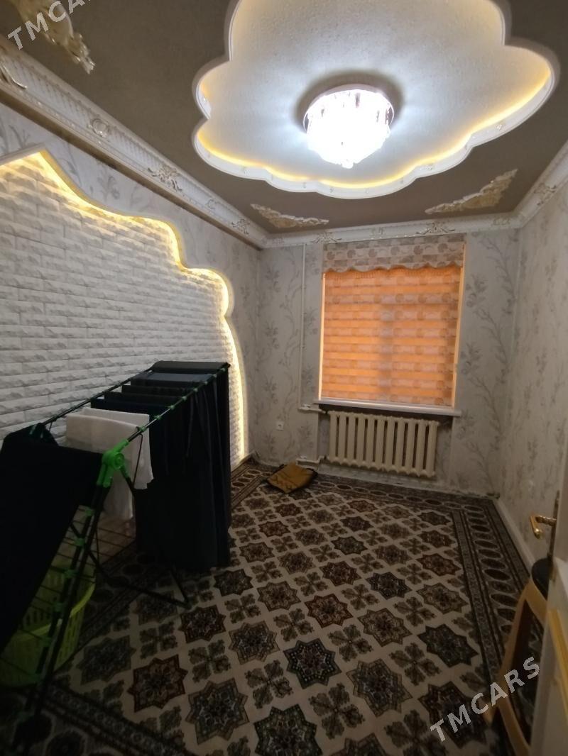 4 мкр 3/1 этаж 3 ком - 4 mkr - img 1