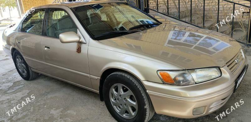 Toyota Camry 1999 - 125 000 TMT - Байрамали - img 1