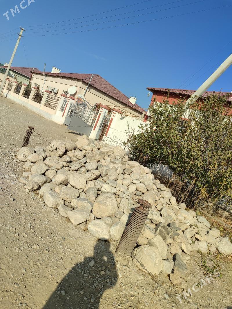 Dagyň daşy - Балканабат - img 1