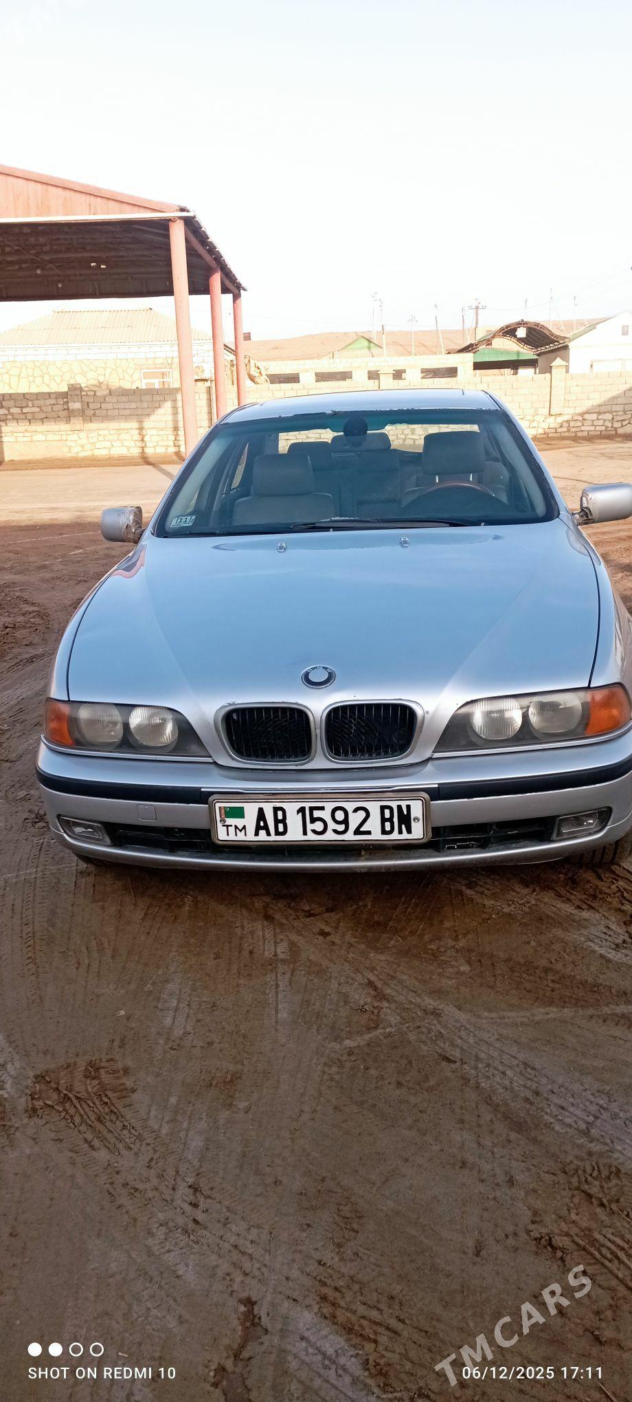 BMW E39 2000 - 105 000 TMT - Гумдаг - img 1