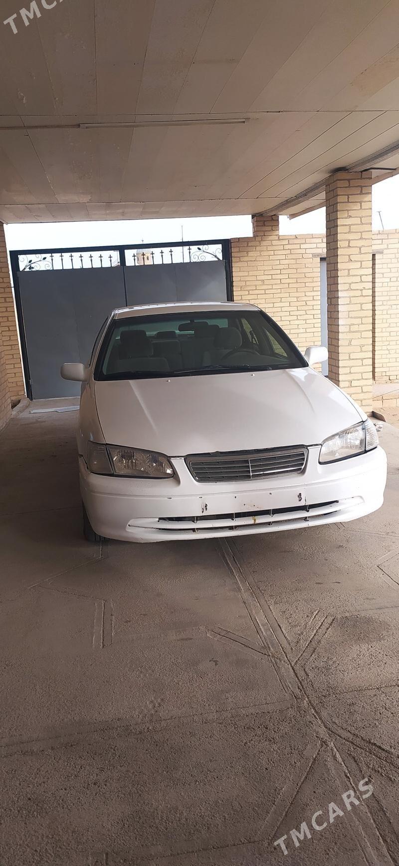 Toyota Camry 1998 - 120 000 TMT - Достлук - img 1