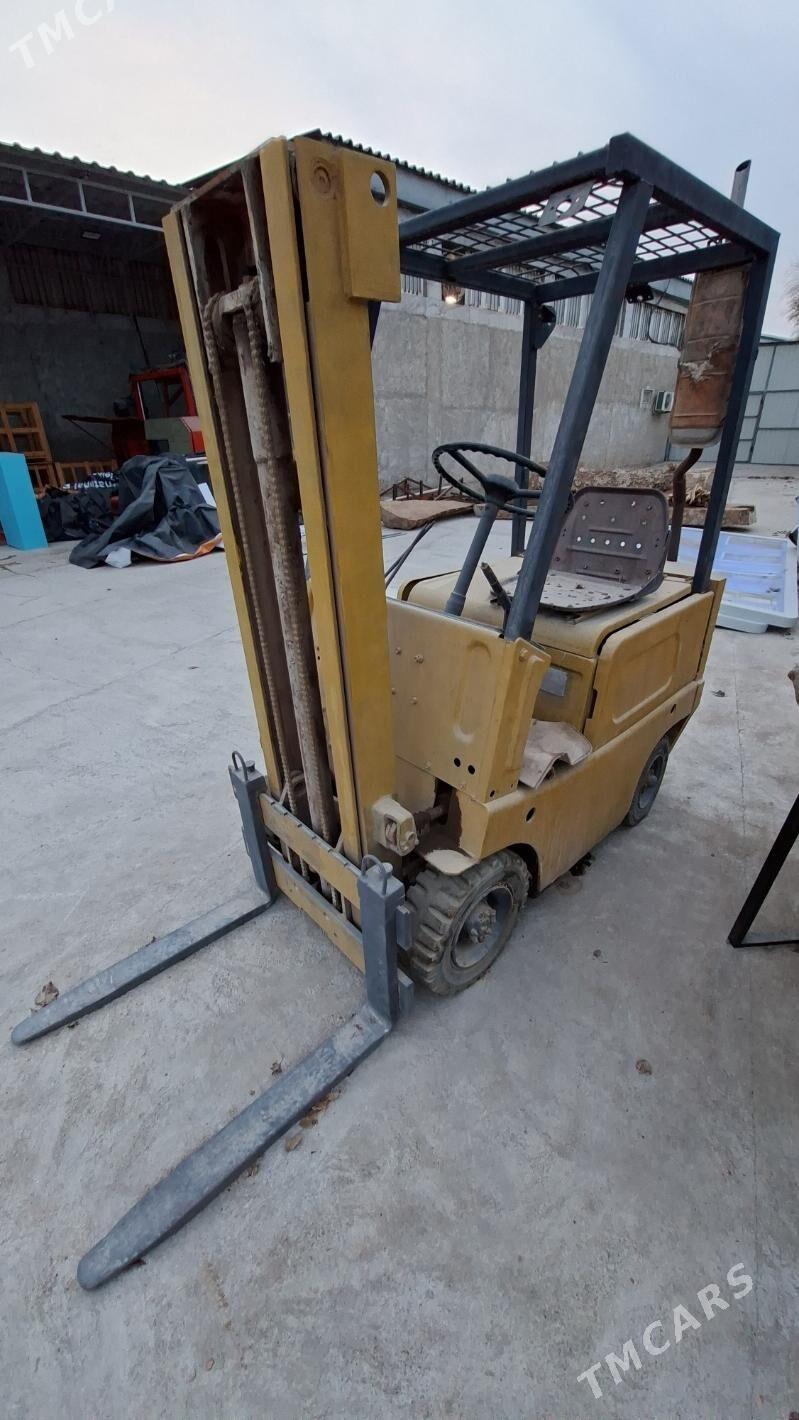 Kara Forklift 2025 - 18 000 TMT - Arzuw - img 1