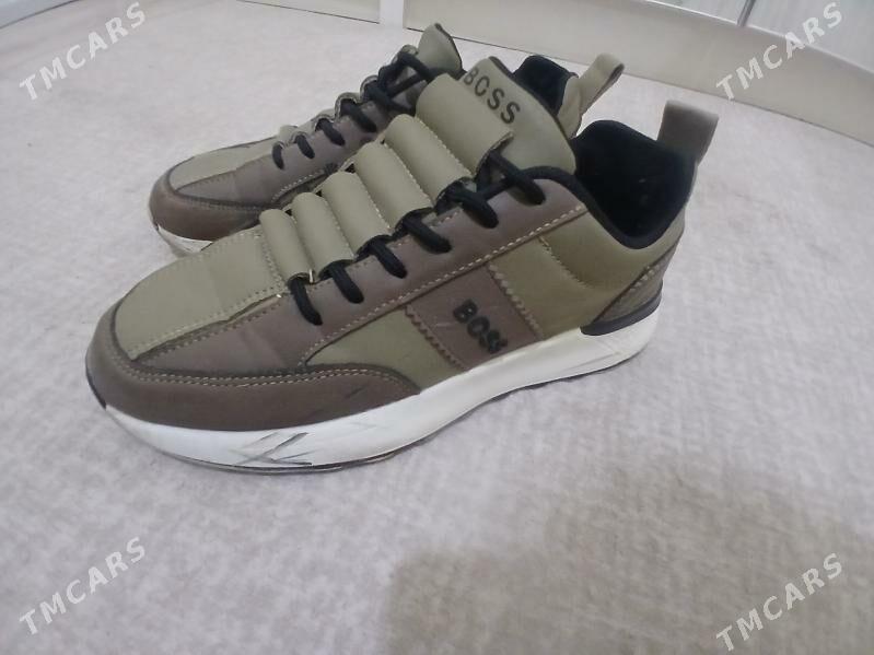 krossowki - Балканабат - img 1