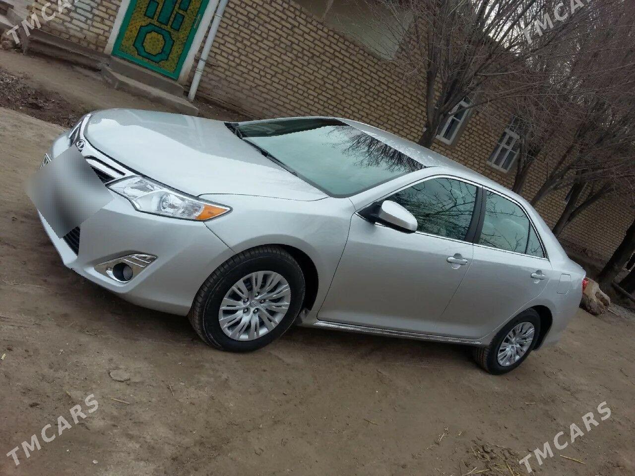 Toyota Camry 2013 - 230 000 TMT - Гурбансолтан Едже - img 1