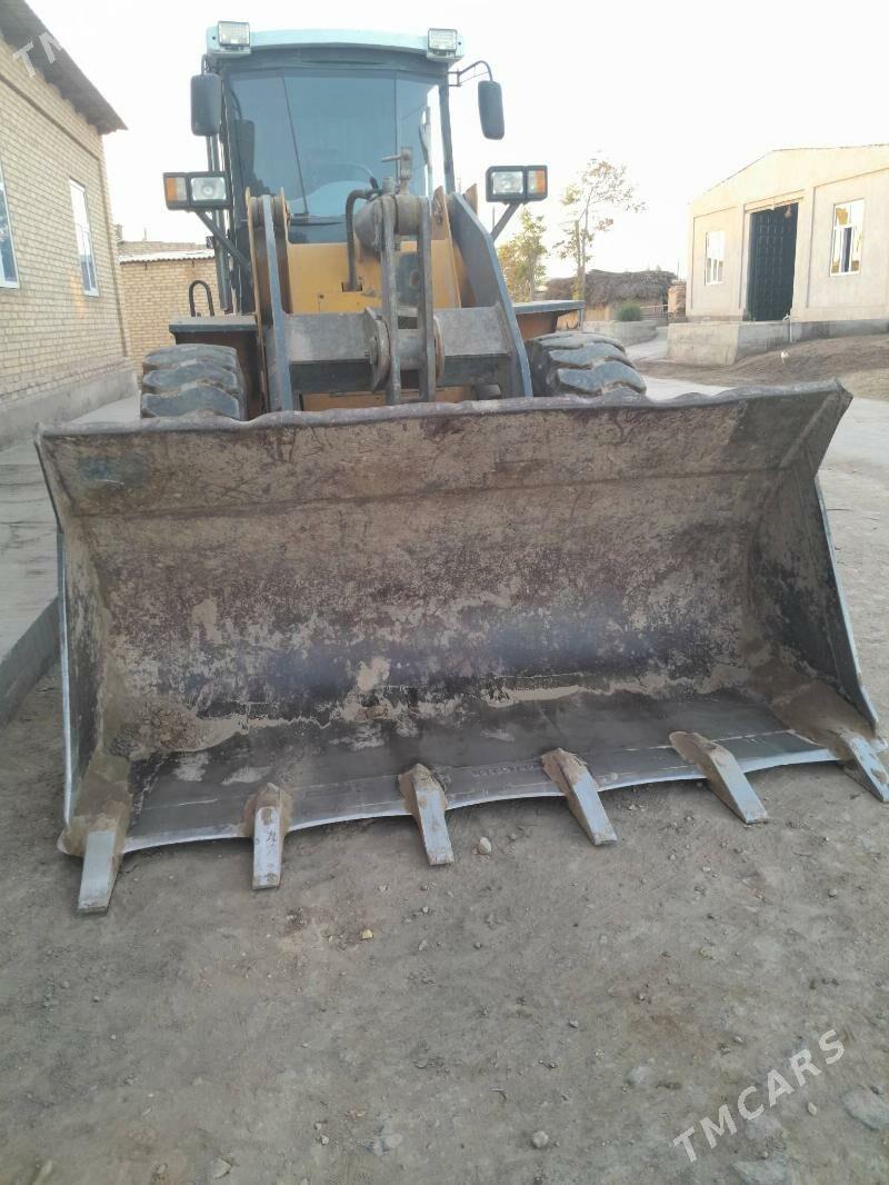 XCMG LW300F 2010 - 360 000 TMT - Сакар - img 1