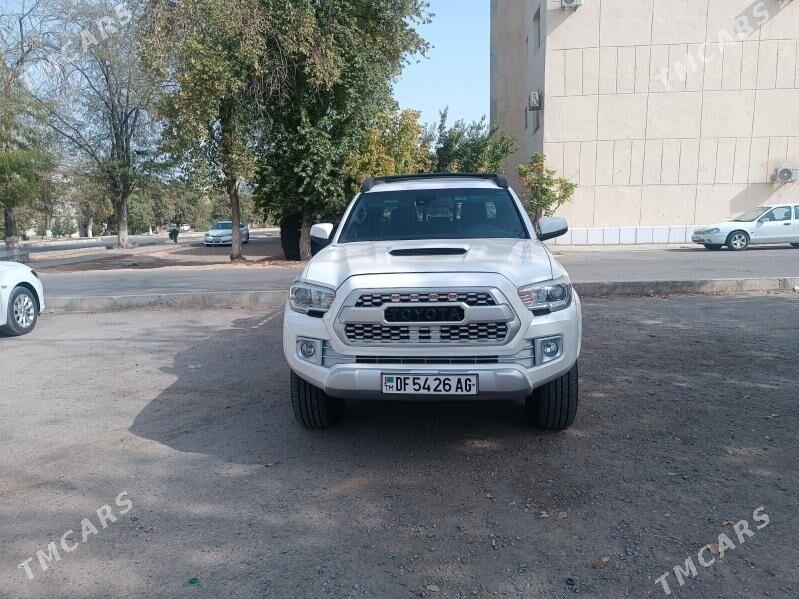 Toyota Tacoma 2019 - 398 000 TMT - Ашхабад - img 1