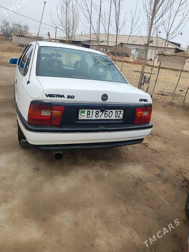Opel Vectra 1989 - 37 000 TMT - Губадаг - img 1