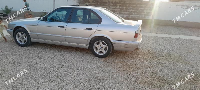 BMW 525 1991 - 90 000 TMT - Этрек - img 1
