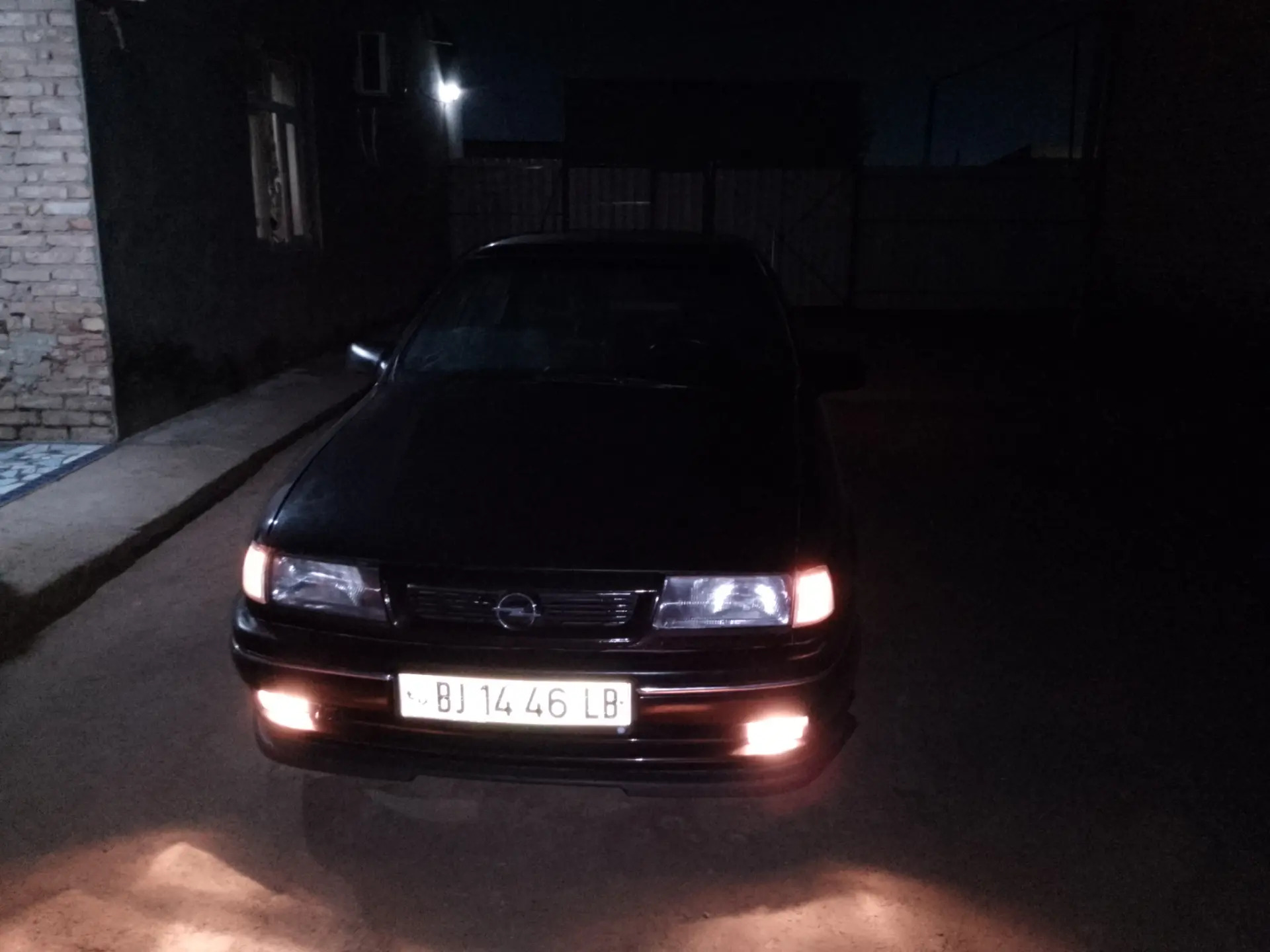 Opel Vectra 1991 - 55 000 TMT - Чарджоу - img 1