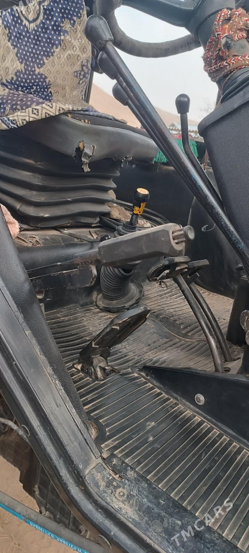 MTZ 80 2012 - 220 000 TMT - Tagtabazar - img 1