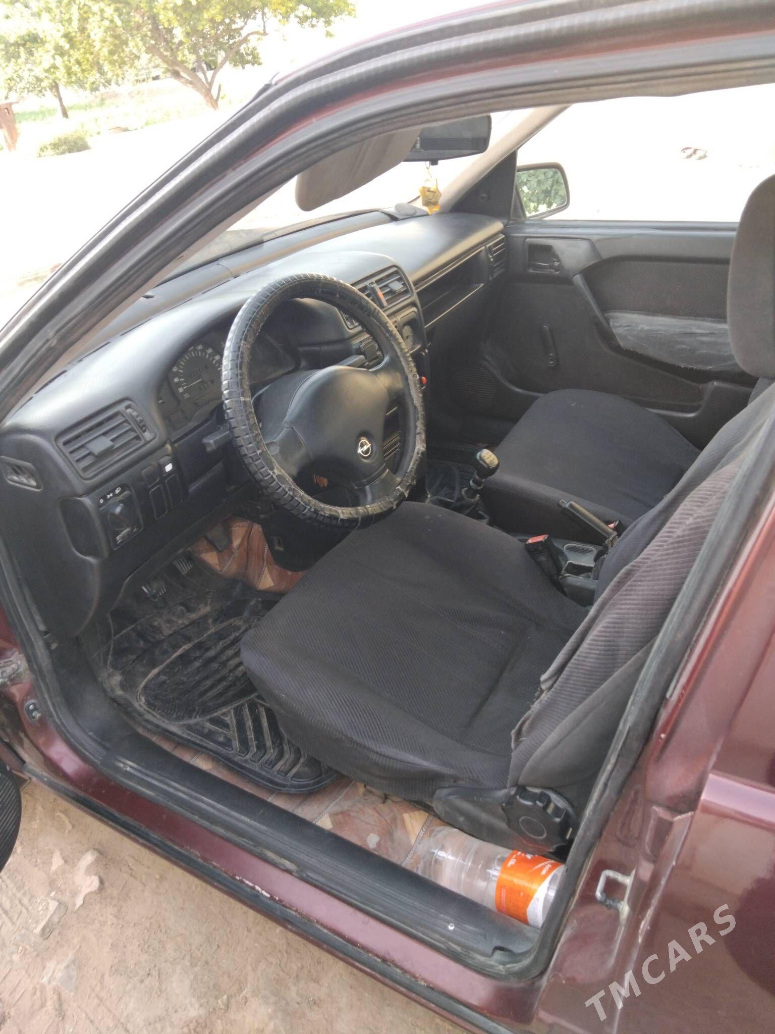 Opel Vectra 1991 - 30 000 TMT - Sakarçäge - img 1