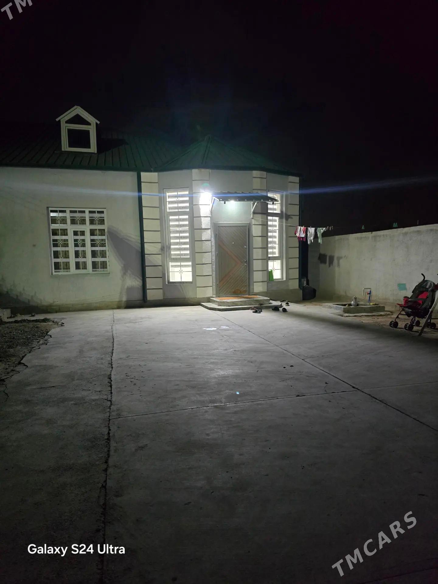 Плановый дом 4-комнаты - Бузмеин - img 1