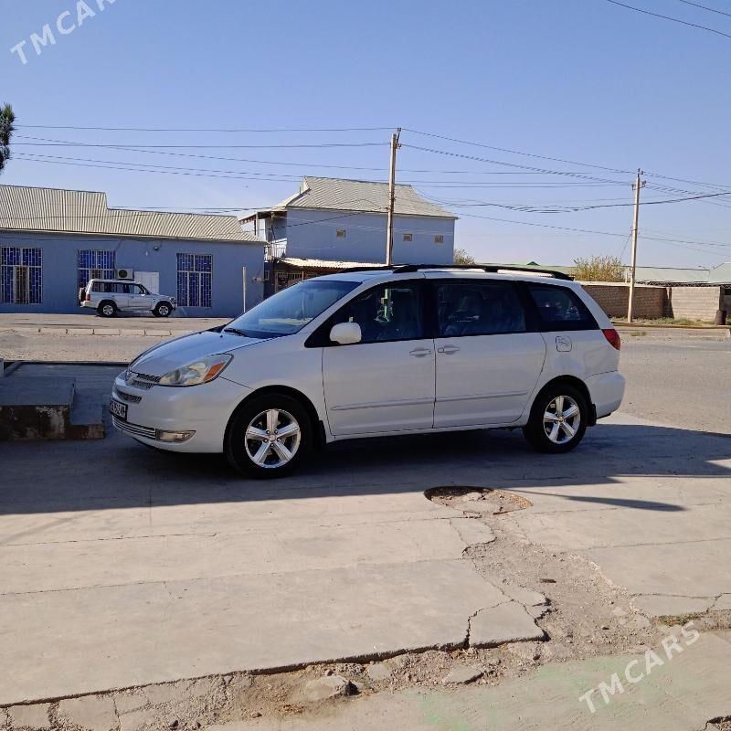 Toyota Sienna 2004 - 190 000 TMT - Серахс - img 1
