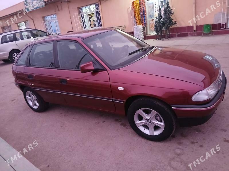 Opel Astra 1993 - 35 000 TMT - Гурбансолтан Едже - img 1