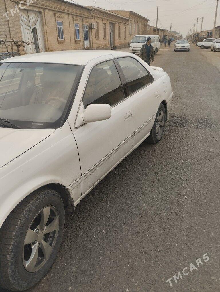 Toyota Camry 2001 - 160 000 TMT - Туркменабат - img 1