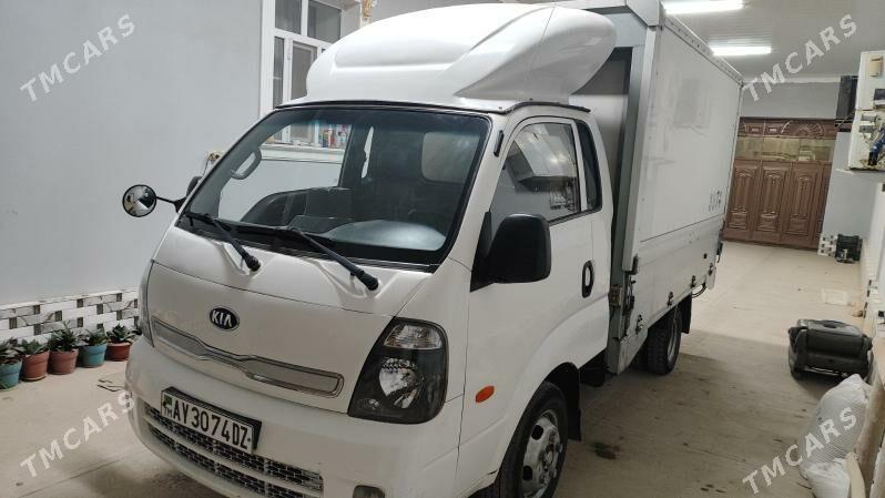 Kia Bongo 2016 - 230 000 TMT - Гурбансолтан Едже - img 1