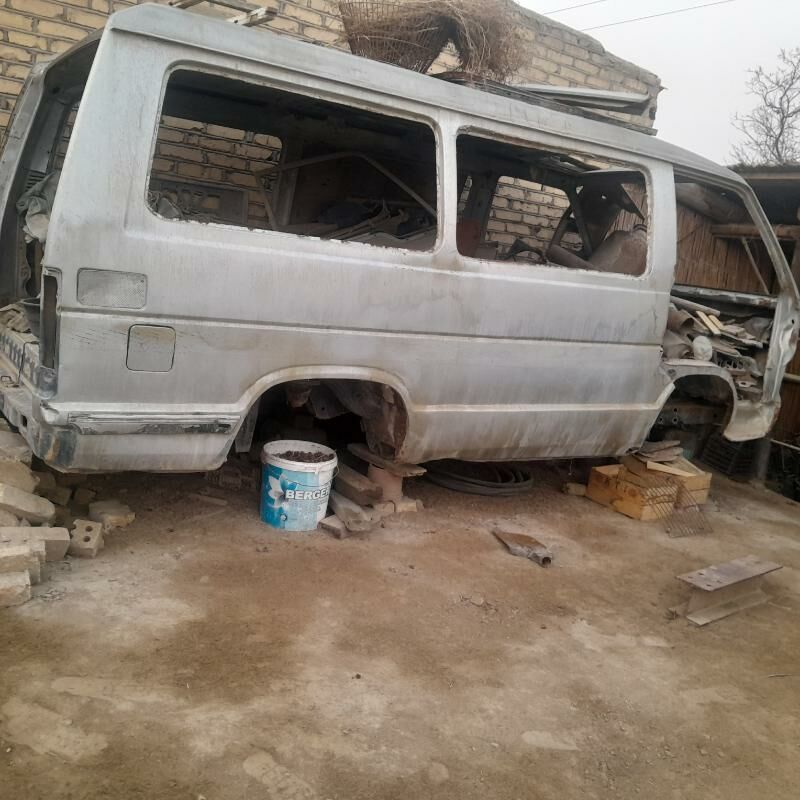 Taýota Hiase kuzuwasy 3 500 TMT - Сакарчага - img 1